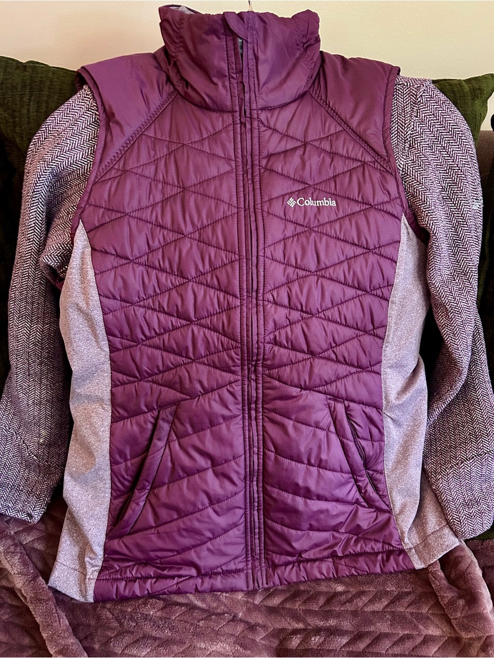 Columbia Plum Quilted Vest & Zip Up Set